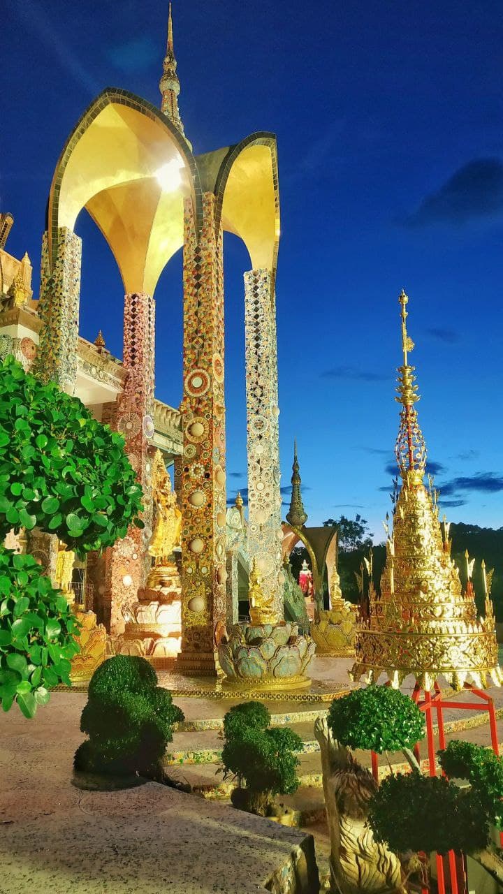 Wat Pha Sorn Kaew 10